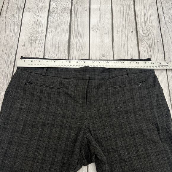 Van Heusen Womens Gray Plaid Stretch Slight Boot Leg Size 12 Short Pants - Picture 3 of 14